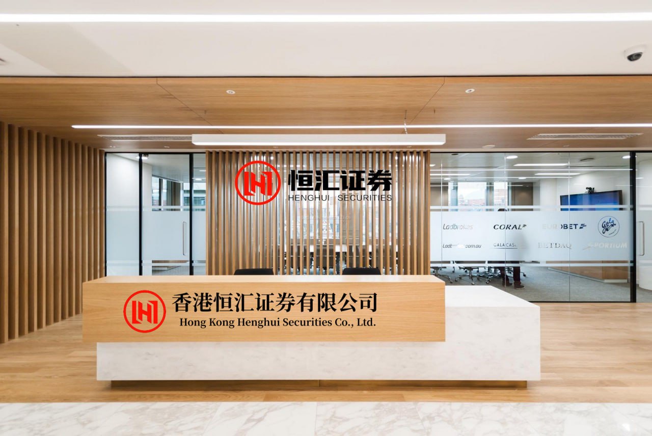 启兴网 离的离，散的散！反倒是一直被嘲39岁还没人要的她，活得最潇洒