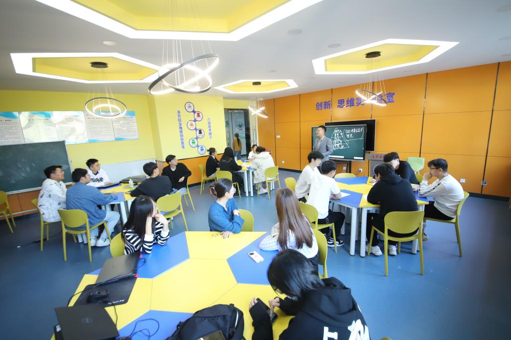 106创新思维实验室
